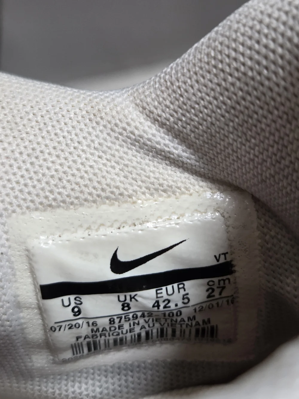 Nike Air Max Sneakers 875942-100 - Picture 8 of 8